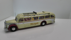 Brekina 1:87 H0  Mercedes Bus D 5000 Rheingold met passagiers