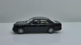 Herpa 1:87 H0  Mercedes Benz E-Klasse