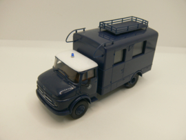 Brekina 1:87 H0  Polizei Mercedes-Benz L322 Berlijn 47112