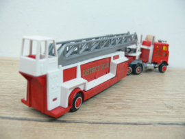 Majorette Vrachtwagen Mack? USA Truck Fire department District 2 ladderwagen