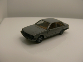 Herpa 1:87 H0 Opel Senator