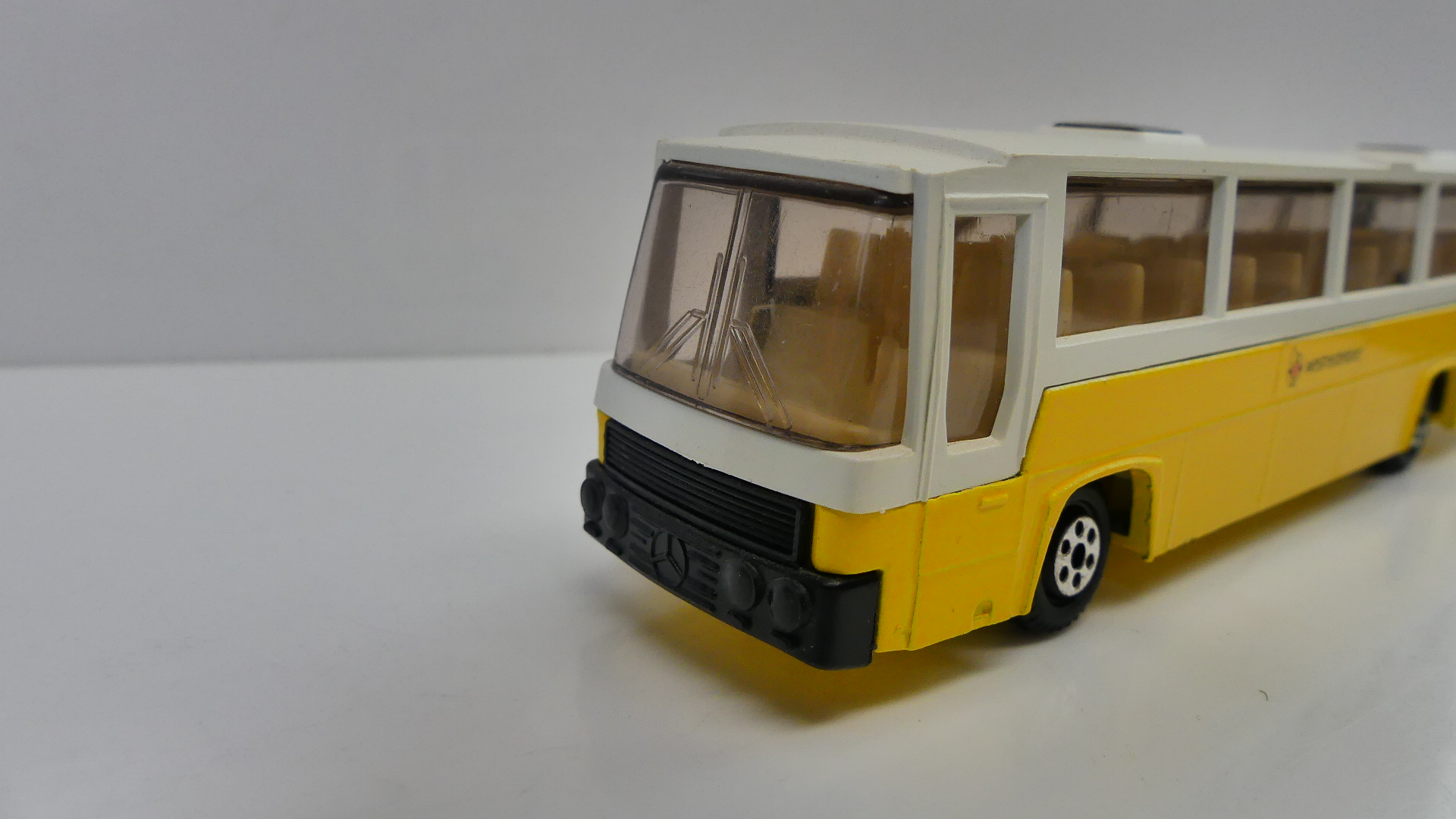 Efsi 1:87 H0 Mercedes bus opdruk  West Nederland ovp