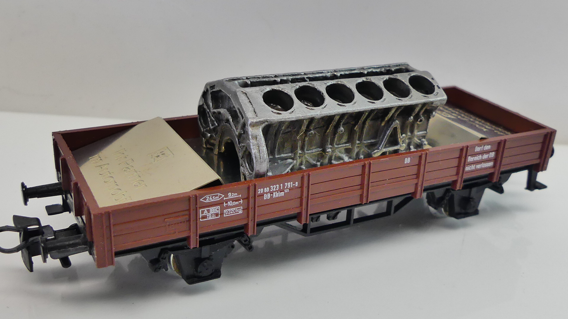Märklin H0 goederenwagon Niederbord wagen met Motor KS Ihr Partner im Automobil ovp