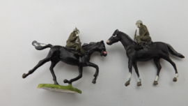 2 Soldaten op paard
