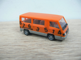 Herpa Mercedes benz 100D Oranje