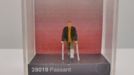 Preiser 1:87 H0 figuur: man met gebroken been op krukken ovp 28019