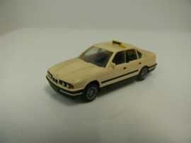 Wiking 1:87 BMW 520i Taxi