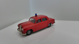 Brekina 1:87 H0 Mercedes Benz 180 / 190 Feuerwehr