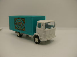 Praline 1:87 H0 vrachtwagen Mercedes  4711