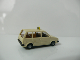 Rietze 1:87  Nissan Prairie Taxi