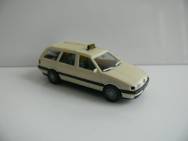 Herpa 1:87 HO VW Passat Variant Taxi ovp 4131