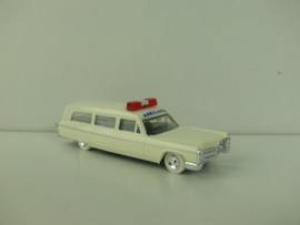 Praline 1:87 Nr.  82901 Cadillac  Ambulance  1970 USA ovp