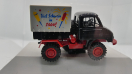 Brekina 1:87 H0 Mercedes Benz Unimog "Viel Schwein in 2004 ovp 39011