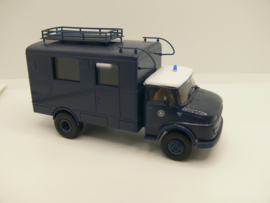 Brekina 1:87 H0  Polizei Mercedes-Benz L322 Berlijn 47112