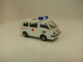 Rietze 1:87 Mitsubishi L300 Blutspende dienst met UN decals