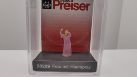 Preiser H0 vrouw met haarspray ovp 28229