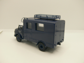 Brekina 1:87 H0  Polizei Mercedes-Benz L322 Berlijn 47112