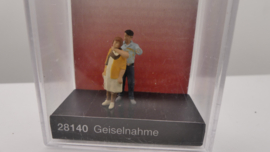 Preiser H0  gegijzelde vrouw ovp 28140