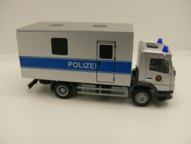 Rietze 1:87 H0 Polizei Mercedes Benz Atego Polizei Niedersachen Pferdetransport / paardentransport ovp 72510