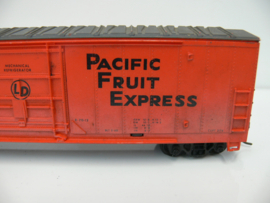 Pemco H0 USA  PFE Pacific Fruit Express Boxcar