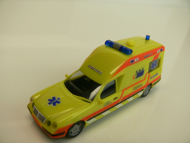 Herpa 1:87 HO ZEER EXCLUSIEF !! Mercedes Benz  Binz ambulance Kijlstra Drachten Oosterwolde SAF ovp
