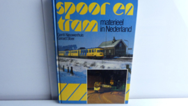 boek spoor en tram materieel in Nederland