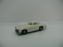 Praline 1:87 H0 Mercedes 300 SL