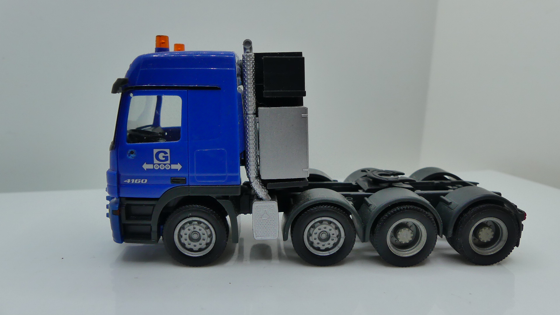 1:87 H0 Vrachtwagen losse trekker Mercedes Actros Golfhofer