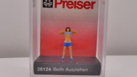 Preiser 1:87 H0 vrouw kleed zich uit ovp 28124
