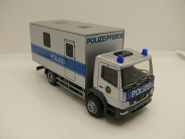 Rietze 1:87 H0 Polizei Mercedes Benz Atego Polizei Niedersachen Pferdetransport / paardentransport ovp 72510