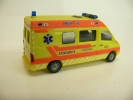 Herpa 1:87 HO ZEER EXCLUSIEF !! Mercedes Benz  ambulance Kijlstra Drachten Oosterwolde SAF 200033