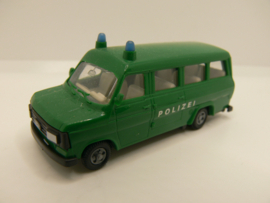 Praline / Revell 1:87 H0 Polizei  Ford Transit personenbusje