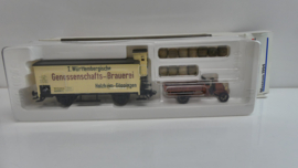 Märklin H0  goederenwagon Museumwagen Genossenschafts-Brauerei met vrachtwagen en vaten  ovp 1994