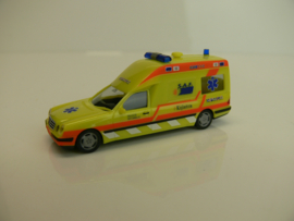 Herpa 1:87 HO ZEER EXCLUSIEF !! Mercedes Benz  Binz ambulance Kijlstra Drachten Oosterwolde SAF ovp