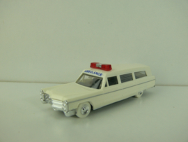 Praline 1:87 Nr.  82901 Cadillac  Ambulance  1970 USA ovp