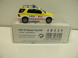 Busch 1:87 H0 Mercedes Benz M Klasse Facelift Laege Ambulanz Denemarken ovp 48539