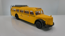 Brekina 1:87 H0  Mercedes Bus Deutsche Bundespost kraftsonderpost