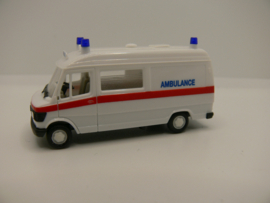 Herpa 1:87 H0 Mercedes Benz 207 Ambulance