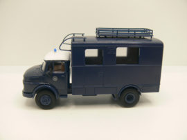 Brekina 1:87 H0  Polizei Mercedes-Benz L322 Berlijn 47112