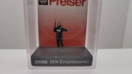 Preiser H0 SEK Inzet ME Politie ovp 28088