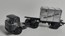 Brekina 1:87 H0  vrachtwagen Mercedes container Von Haus zu Haus DB ovp 48011