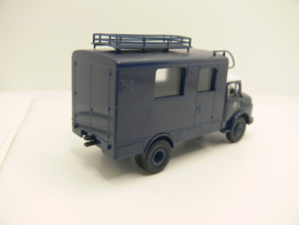 Brekina 1:87 H0  Polizei Mercedes-Benz L322 Berlijn 47112