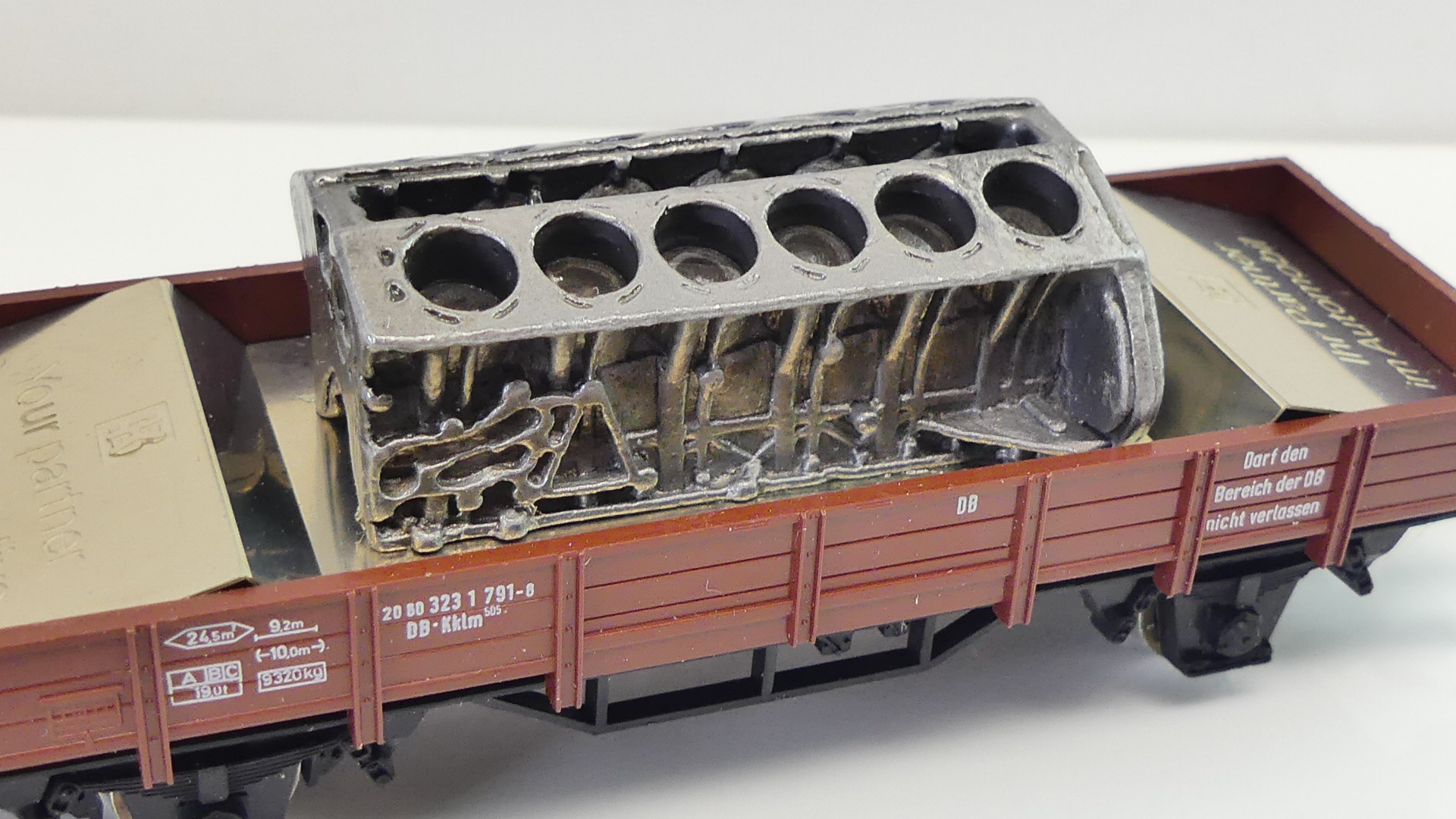 Märklin H0 goederenwagon Niederbord wagen met Motor KS Ihr Partner im Automobil ovp