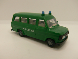 Praline / Revell 1:87 H0 Polizei  Ford Transit personenbusje