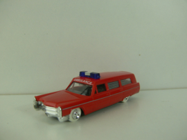 Praline 1:87 Nr.  82904 Cadillac  Ambulance de luxe 1970 USA ovp