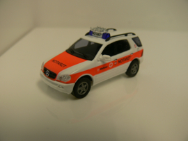 Busch 1:87 Mercedes Benz M Klasse Notarzt