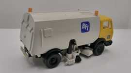 Wiking 1:87 H0  Mercedes Straatveger BFI
