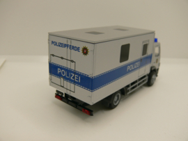 Rietze 1:87 H0 Polizei Mercedes Benz Atego Polizei Niedersachen Pferdetransport / paardentransport ovp 72510