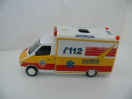 Herpa Mercedes Benz Ambulance Samur ovp 046305