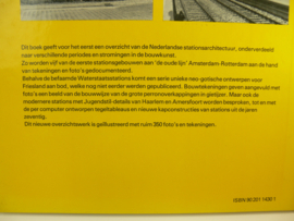 Boek Architectuur langs de Rails Overzicht van Stationsarchitectuur in Nederland isbn 90 201 1430 1